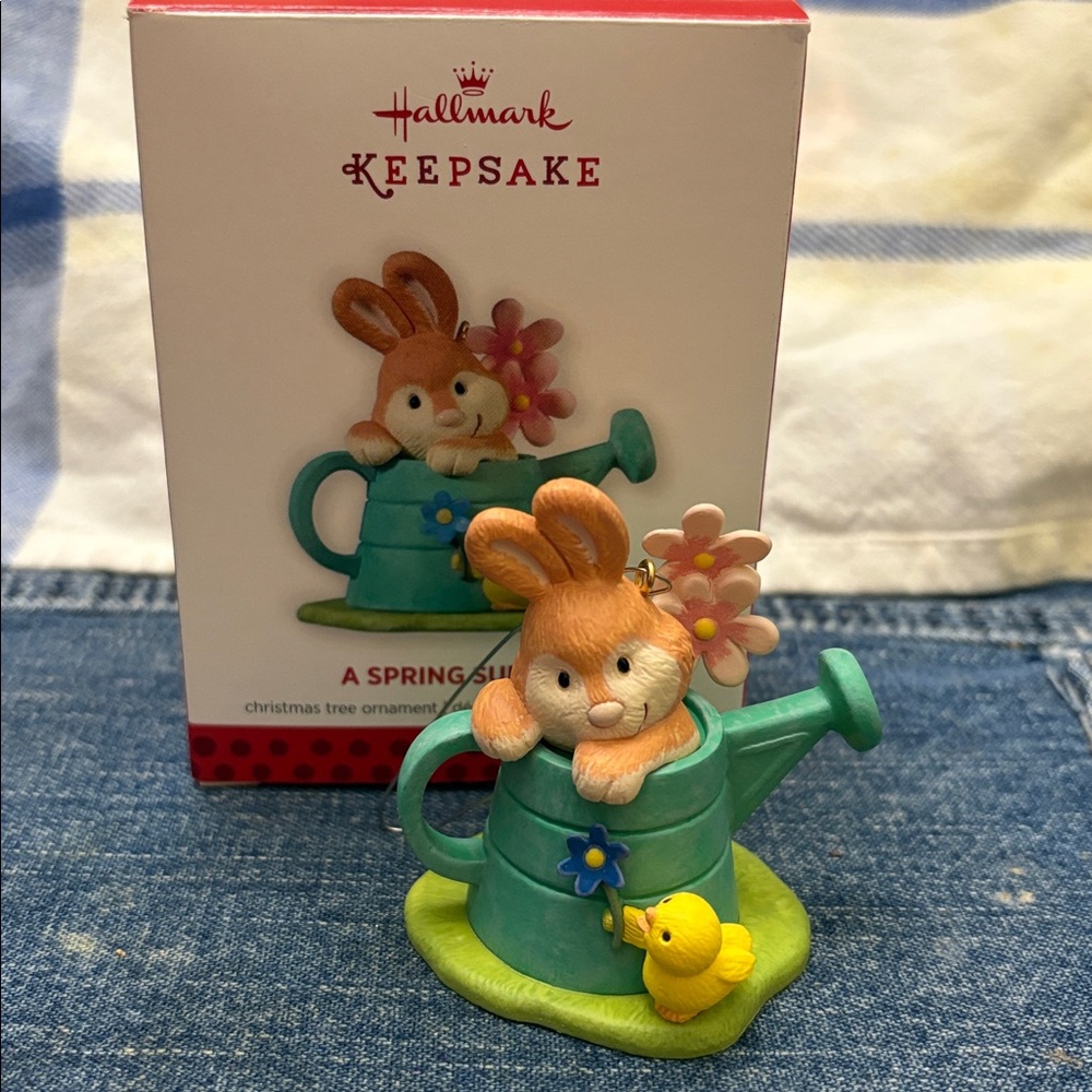 2013 A Spring Surprise Hallmark Keepsake Christmas ornament